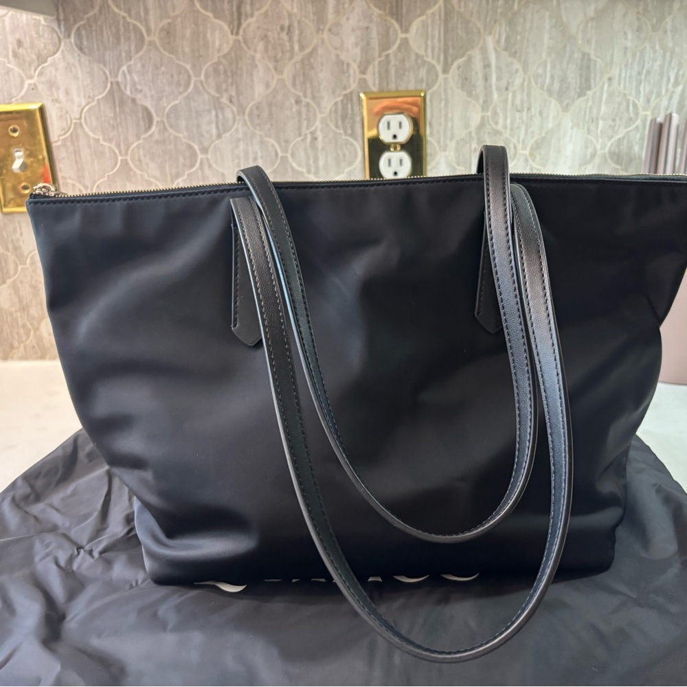 Quince nylon tote with dust bag